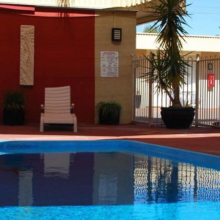 Desert Sand Motor Inn Брокен-Хилл Экстерьер фото