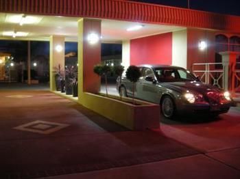 Desert Sand Motor Inn Брокен-Хилл Экстерьер фото