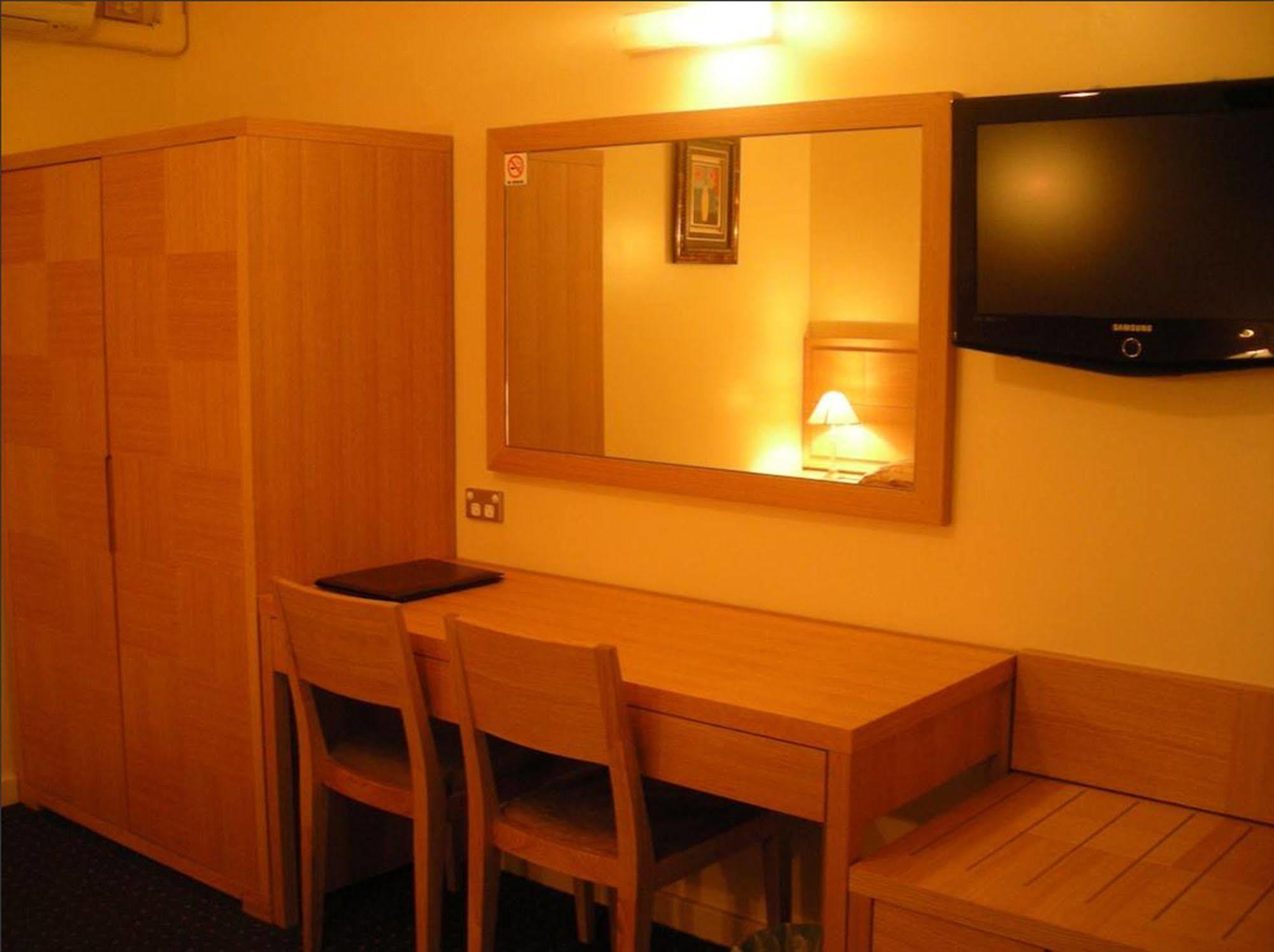 Desert Sand Motor Inn Брокен-Хилл Экстерьер фото
