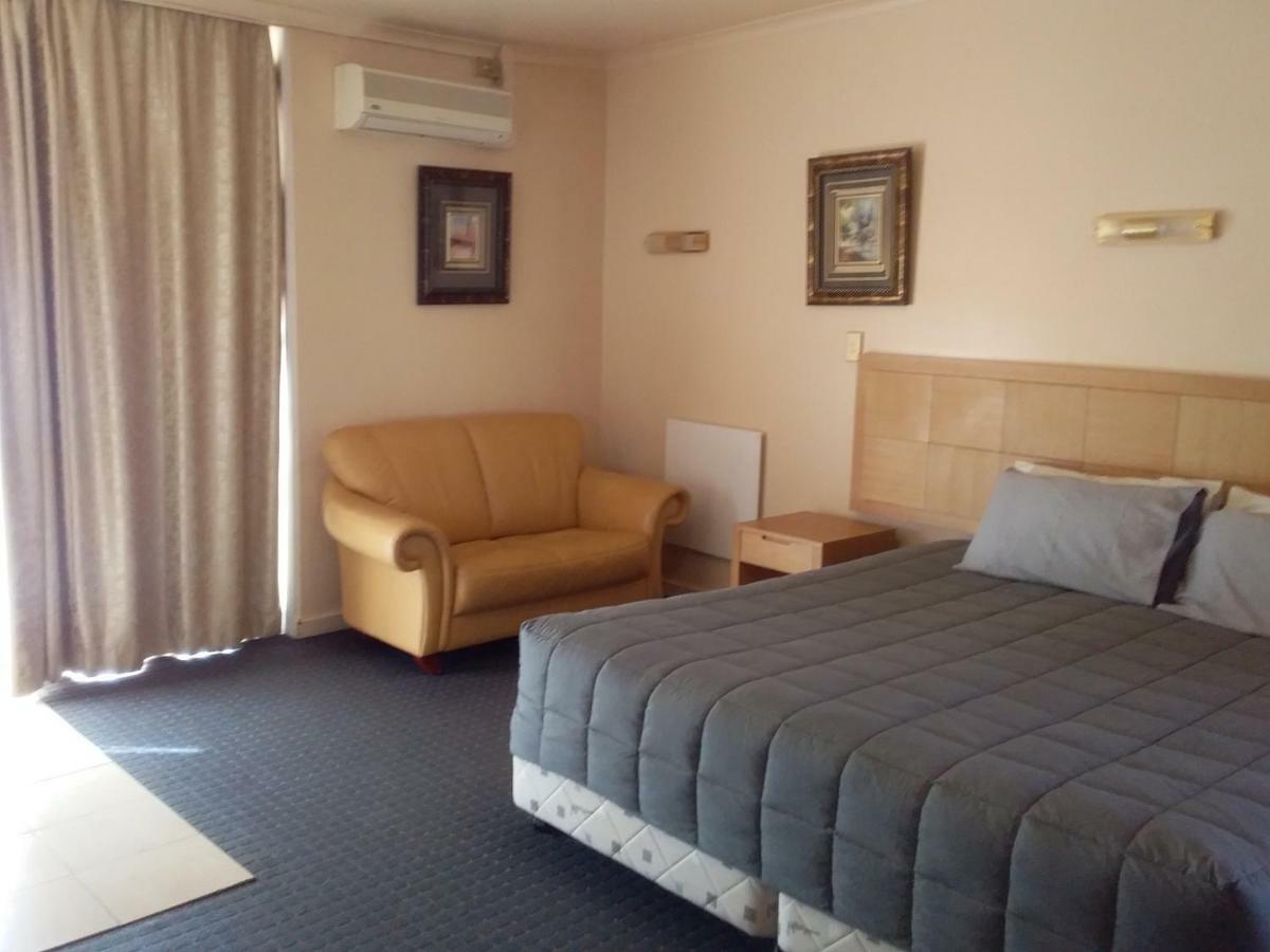 Desert Sand Motor Inn Брокен-Хилл Экстерьер фото