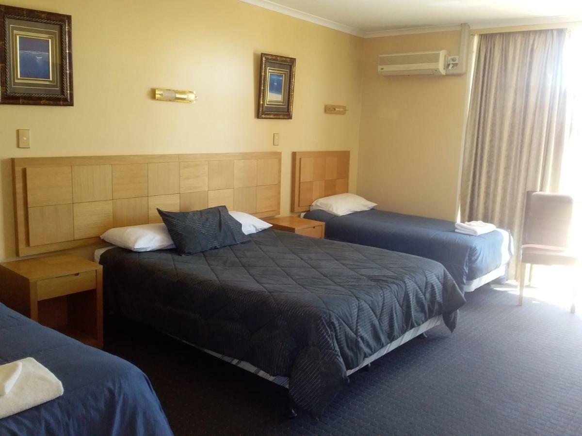 Desert Sand Motor Inn Брокен-Хилл Экстерьер фото